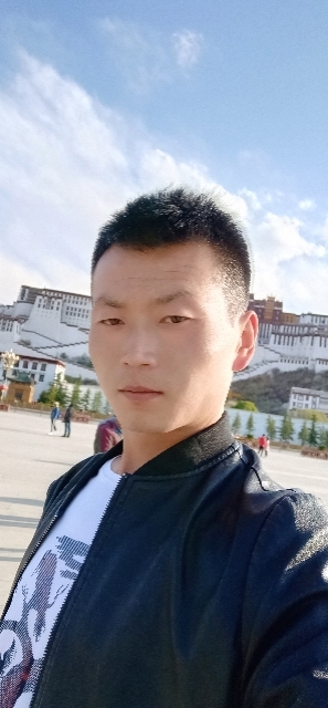 阳光下的小草的第一张照片--上杭交友网